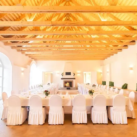 Zámecká Stodola - červený Hrádek U Sedlčan Prázdninový dům Selčan