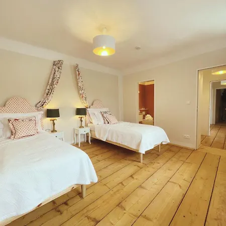 Zámecká Stodola - červený Hrádek U Sedlčan *