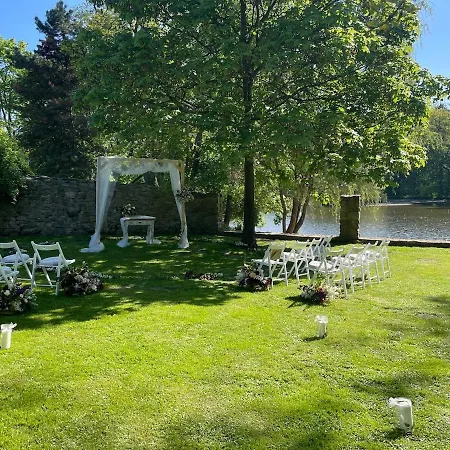 Zámecká Stodola - červený Hrádek U Sedlčan Prázdninový dům *