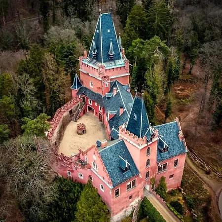 Prázdninový dům Zámecká Stodola - červený Hrádek U Sedlčan