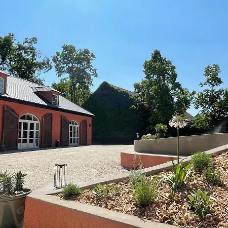 Zámecká Stodola - červený Hrádek U Sedlčan * Selčan