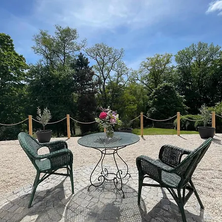 Zámecká Stodola - červený Hrádek U Sedlčan Prázdninový dům *