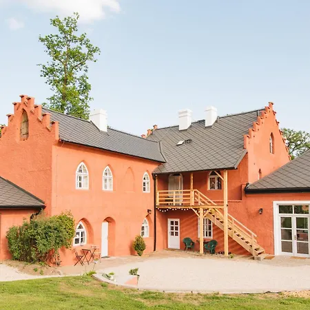 Zámecká Stodola - červený Hrádek U Sedlčan * Selčan