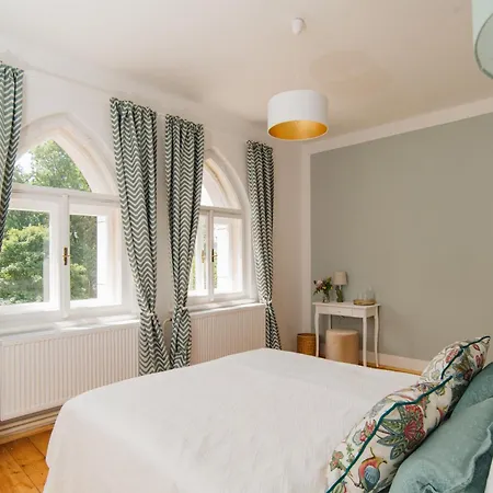 Zámecká Stodola - červený Hrádek U Sedlčan *