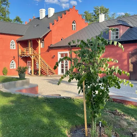 Zámecká Stodola - červený Hrádek U Sedlčan *