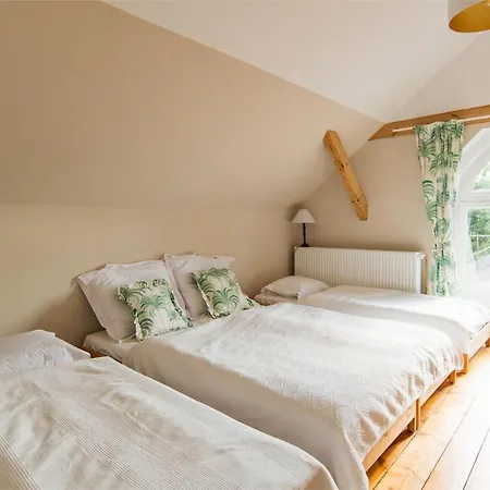 Zámecká Stodola - červený Hrádek U Sedlčan Сasa de vacaciones Selčan