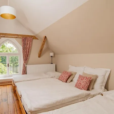 Zámecká Stodola - červený Hrádek U Sedlčan