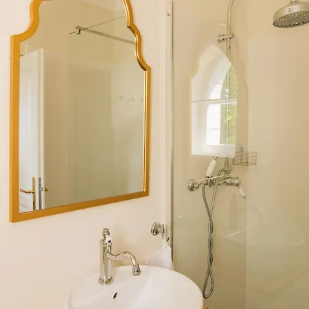 Zámecká Stodola - červený Hrádek U Sedlčan Сasa de vacaciones Selčan