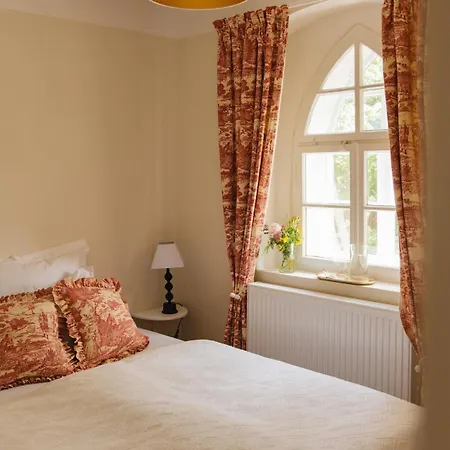 Zámecká Stodola - červený Hrádek U Sedlčan *