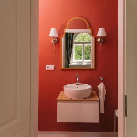 Zámecká Stodola - červený Hrádek U Sedlčan Selčan