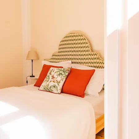 Zámecká Stodola - červený Hrádek U Sedlčan * Selčan