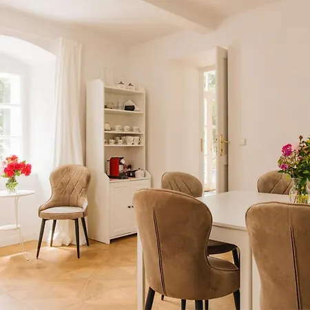 Zámecká Stodola - červený Hrádek U Sedlčan Prázdninový dům *