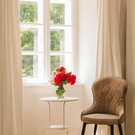 Zámecká Stodola - červený Hrádek U Sedlčan