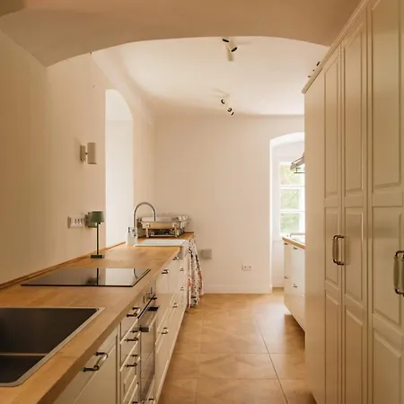 Zámecká Stodola - červený Hrádek U Sedlčan *