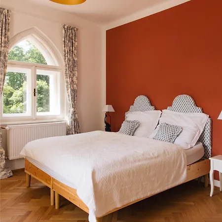 Zámecká Stodola - červený Hrádek U Sedlčan *