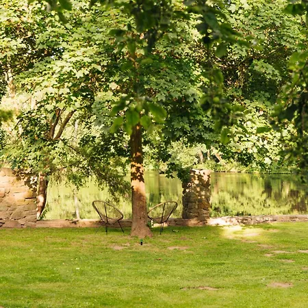 Zámecká Stodola - červený Hrádek U Sedlčan * Selčan