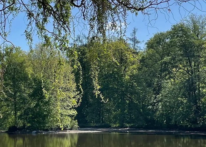 Zamecka Stodola - Cerveny Hradek U Sedlcan * Selčan
