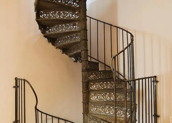 Zamecka Stodola - Cerveny Hradek U Sedlcan