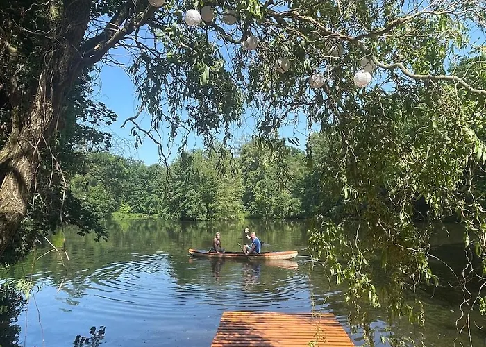 Zamecka Stodola - Cerveny Hradek U Sedlcan Selčan