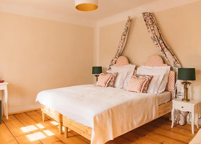 Zámecká Stodola - červený Hrádek U Sedlčan Selčan