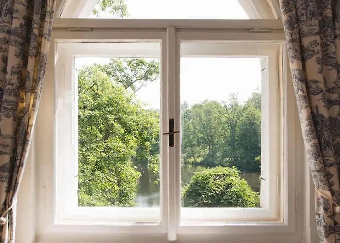 Zamecka Stodola - Cerveny Hradek U Sedlcan Selčan