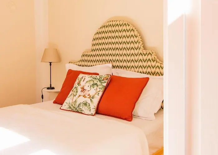 Zamecka Stodola - Cerveny Hradek U Sedlcan * Selčan