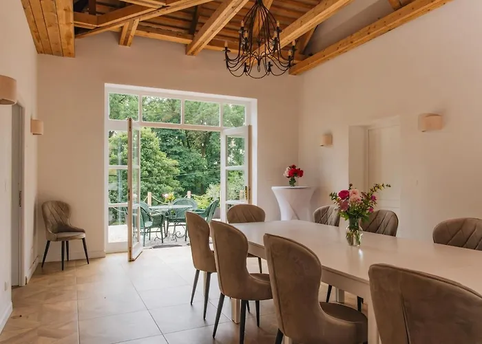 Dom wakacyjny Zamecka Stodola - Cerveny Hradek U Sedlcan *