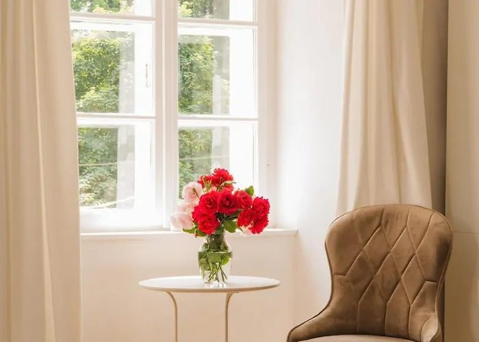 Zamecka Stodola - Cerveny Hradek U Sedlcan