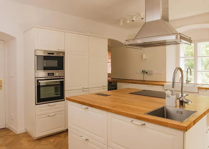 Dom wakacyjny Zamecka Stodola - Cerveny Hradek U Sedlcan *